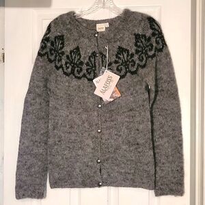 Alafoss gray sweater